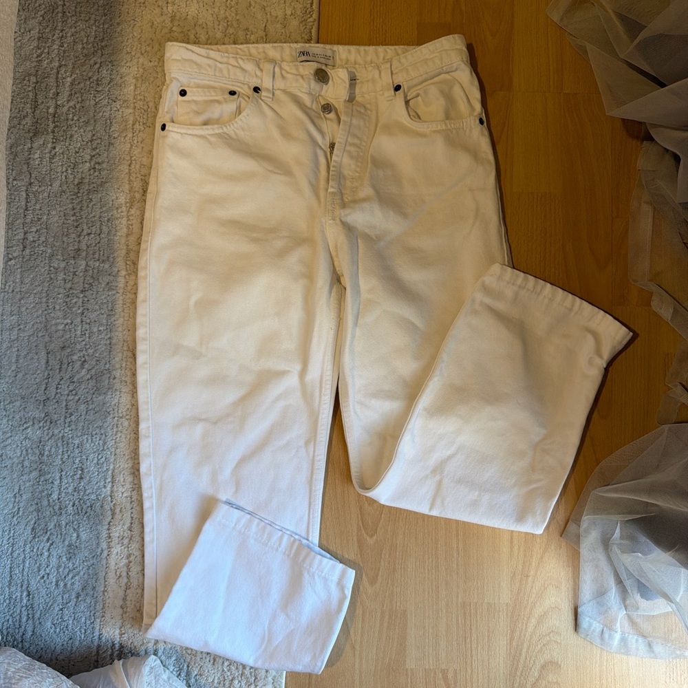 Zara Women's Cream Straight Leg Jeans